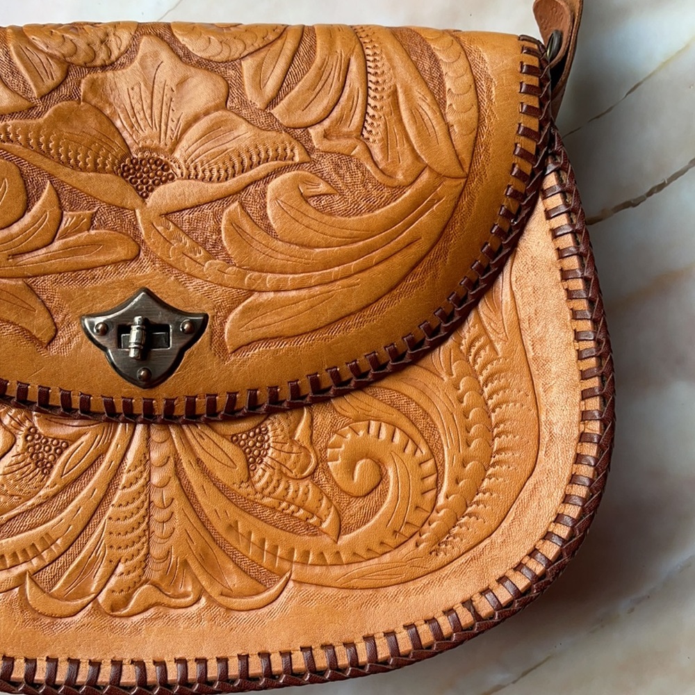 VINTAGE | Hand tooled leather bag - Picture 3 of 12